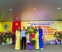 NGVN-Tặng hoa 2.jpg - 