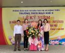 NGVN-Tặng hoa 4.jpg - 