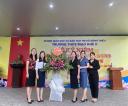 NGVN-Tặng hoa 5.jpg - 